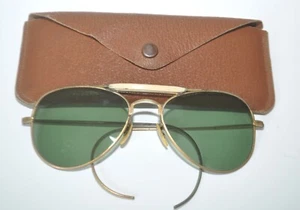 Gafas de sol vintage de piloto aviador de la Segunda Guerra Mundial años 40 lentes verdes marco dorado con estuche - Imagen 1 de 8