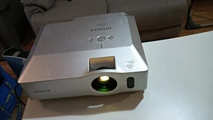 HITACHI CP-X467 PROJECTOR - Picture 1 of 4