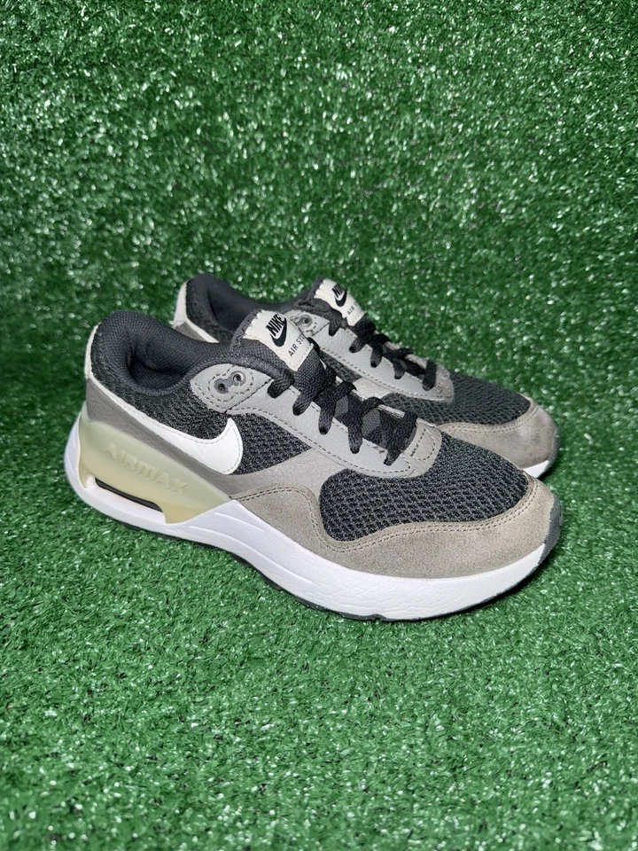 Nike Air Max System Boys Size 4Y White Gray Athletic Shoes Sneakers DQ0284-002 - Image 1 of 4