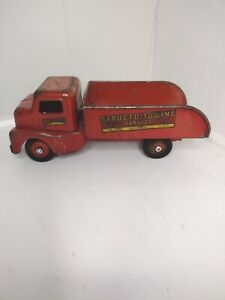 Vintage Structo #910  Towing Service Truck Red