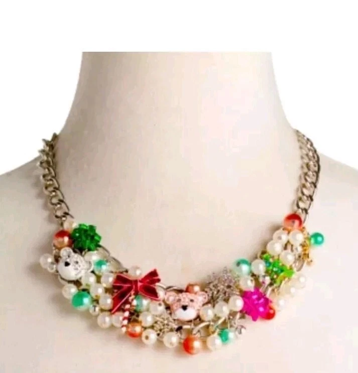 Collar Betsey Johnson Tono Plata Navidad Vacaciones Dijes Imitación Perlas Osos. Foto 1 de 1