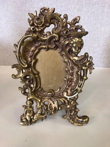 antique cast metal Victorian picture frame (284) - Picture 1 of 8
