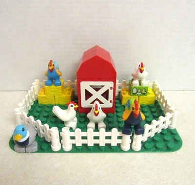 Lego DUPLO FARM Pollos Gallos Pato Mallardo Piquete Cerca Pacas de heno Casa de gallinas Foto 1 de 4