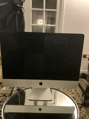 Apple iMac 21.5 "inch" Desktop - ME086LL/A (August, 2013) - Image 1 of 4