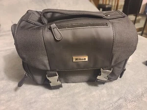 Original Nikon Deluxe Digital SLR Camera Case (Black) - 17001D - Picture 1 of 5