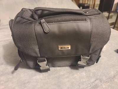 Original Nikon Deluxe Digital SLR Camera Case (Black) - 17001D - Image 1 of 4