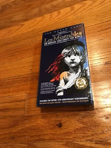 LES MISERABLES VHS NEW SEALED - Foto 1 di 4