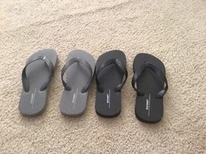 Youth Size 1-2 Old Navy Flip Flops Total 2 Black And Grey - Picture 1 of 5