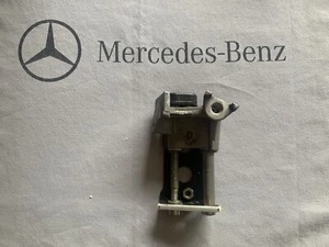 Mercedes Benz R129 300, 500SL, SL 320, 500, 600 Left Headrest Adjuster - Picture 1 of 6