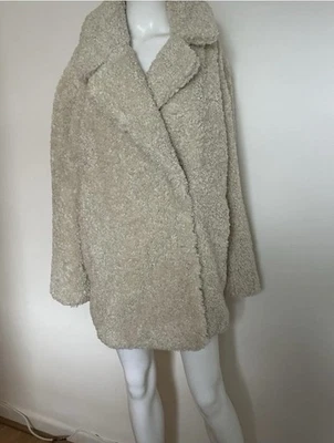 ZARA OYSTER WHITE FAUX FUR COAT Ref 4391/855/251 - Image 1 of 4