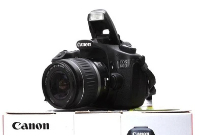 Canon EOS 60D 18 MP FULL HD DSLR mit Canon EF-S 18-55mm II Objektiv und OVP - Bild 1 von 4