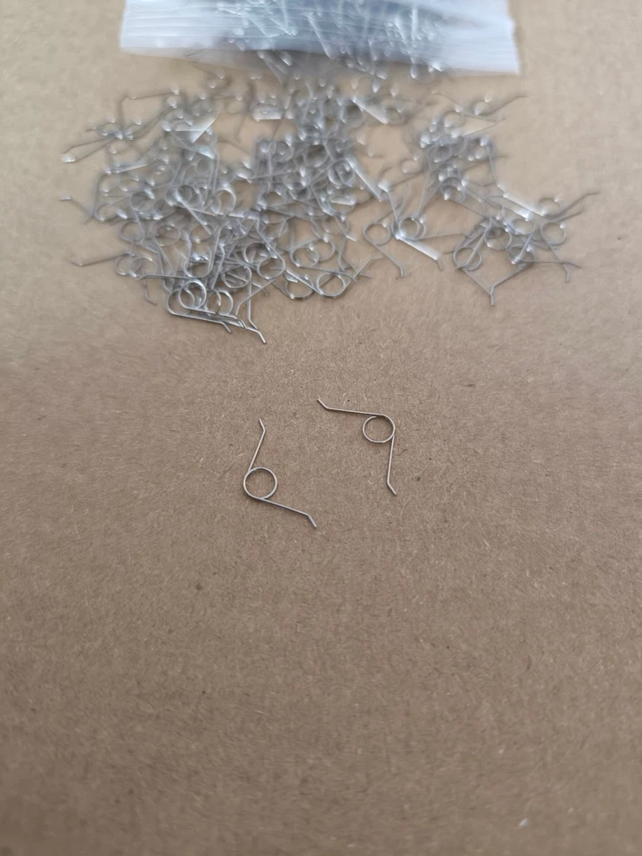 Controller PS4 pulsante spalla L2 R2 molla Spring JDS-001 011 JDM-001 011 trigger - Immagine 1 di 1