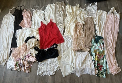 LOTE 30 LENCERÍA CAMISONES BRAGAS SUJETADORES BATAS NYLON ENCAJE GLAMOUR EE. UU. SEXY Foto 1 de 4