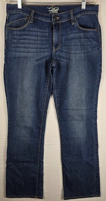 Jeans Old Navy The Flirt Talla 8 Lavado Oscuro Tiro Medio Corte Bootcut Denim Usados en Excelente Condición Foto 1 de 4