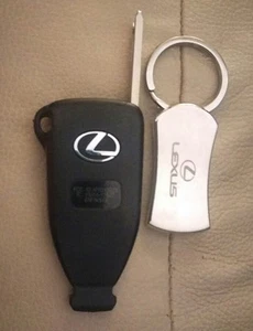 LEXUS FACTORY KEY WITH CHIP ALARM & KEY CHAIN - Picture 1 of 6