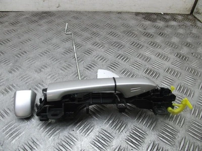 Manija de puerta delantera lateral cercana para pasajero izquierdo Toyota Prius 2012-2017S Foto 1 de 4