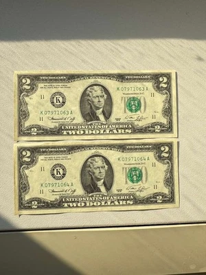 2 DOLLAR BILL 1976 DALLAS TEXAS K07971063 A (2) CONSECUTIVE 2 DOLLAR BILLS - Image 1 of 4
