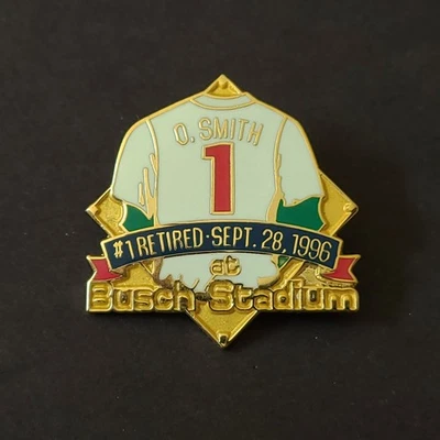 Broche de lapela 28 de setembro de 1996 Ozzie Smith #1 aposentado no Busch Stadium Cardinals - Imagem 1 de 3