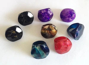 ACRYLIC COSTUME JEWELLERY RINGS SIZES 7-9 SEVERAL COLOURS SAND GALAXY - Picture 1 of 7