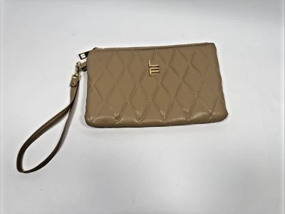 Muñequera/cartera grande acolchada London Fog Delilah usada buen estado Foto 1 de 4