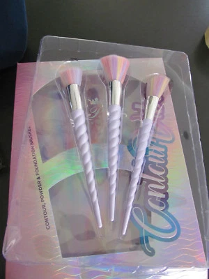 Pinceles Paris Hilton 3 piezas contorno vibraciones pinceles de contorno, polvo y base Foto 1 de 3