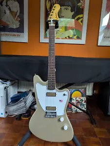 Harmony Silhouette, 6 lbs 15 oz, Excellent condition. Not Fender / Gibson - Picture 1 of 22