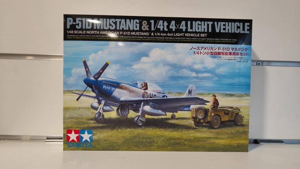 P51 mustang e 1-4 ton 4x4 jeep combo 25205 tamiya 1-48 modellini diorama  - Immagine 1 di 2