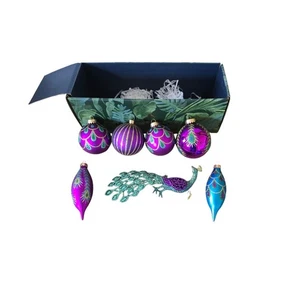 Los 3 primeros adornos navideños con temática de pavo real son Tommy Bahama 7 piezas brillantes - Imagen 1 de 10