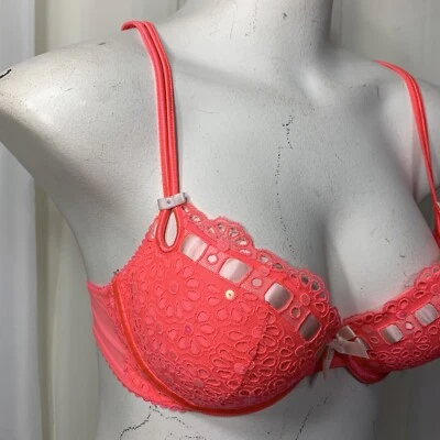 Sujetador Victoria's Secret 32 D Sexy Little Things Push Up Crochet Color Rosa Caliente Foto 1 de 4