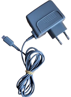 Alimentatore per DS LITE - Modello USG-002 (EUR) - Originale Nintendo - FUNZIONA - Immagine 1 di 2