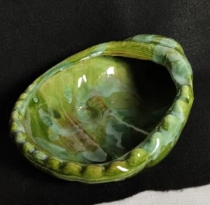 Cenicero MCM EE. UU. Cerámica Sea Shell Terroso Verde Azul Marrón Esmalte por Goteo Arcilla Roja 9" - Imagen 1 de 8