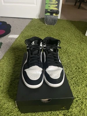 Jordan 1 Mid Diamonds Foto 1 de 4