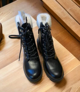 JUSTFAB Sebbe schwarze Damen-Schnürstiefel mit Sohle Größe 11 Kunstfell - Bild 1 von 8