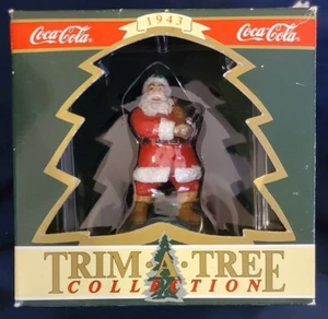 1994 Coca-Cola Trim-A-Tree Ornament 1943 Santa Standing On Earth Wherever I Go - Bild 1 von 5