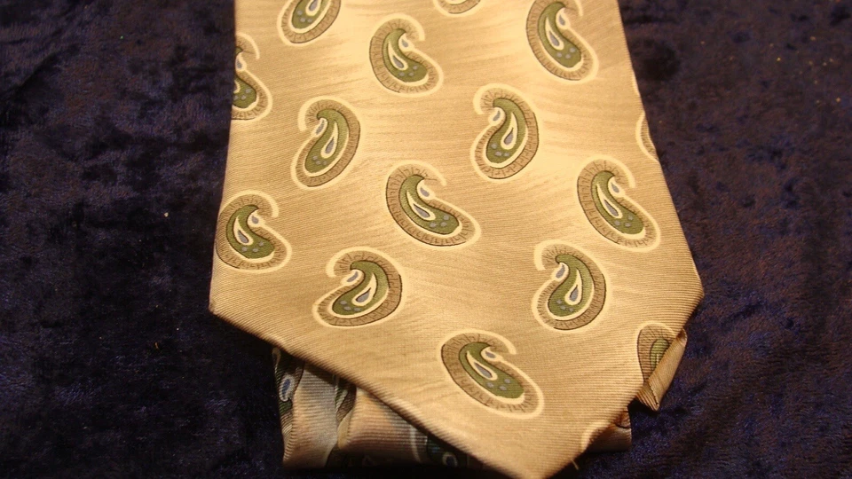 STAFFORD ~100% Men’s Silk Tie~4.0” wide ~ VGC~Beige~Green~Paisley ~ - Image 1 of 3