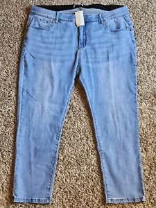 Aveology City Chic Women's Jean Size 18 Light Wash Denim Skinny Bea Crop NWT NEW - Picture 1 of 8