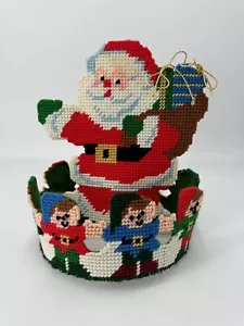 Vtg Bucilla Christmas Santa & Elves Plastic Canvas Candy Dish 1990 Kitsch - Picture 1 of 6