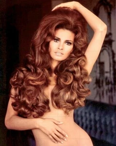 RAQUEL WELCH - 10" x 8" Colour Beautiful Portrait Photograph circa 1970s - Bild 1 von 1