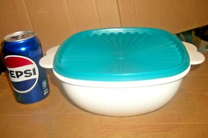 Vintage Tupperware Servalier Mixing/Food Storage Bowl #2512A & Dark Green Lid - Picture 1 of 4