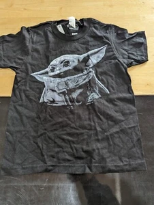 Star wars black t-shirt grogu sz xs - Picture 1 of 6
