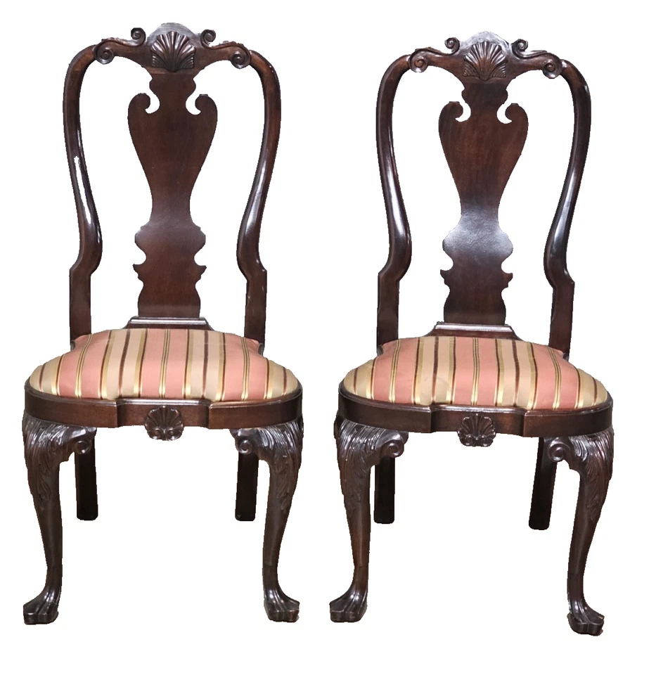 Par de sillas laterales Stickley Williamsburg con revestimientos de caoba CW 204 tela de seda Foto 1 de 4