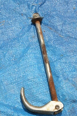 1972 - 75 本田 ST90 原始设备制造商顶级手推车闩锁 — 第 1/2 张图片