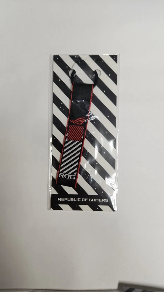 ✅ New Sealed Asus ROG Republic of Gamers Keychain Red Black Gamer Tag Fob Keying - Image 1 of 1