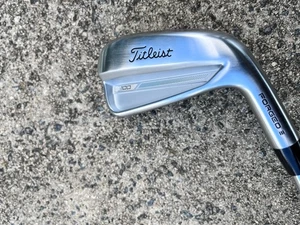 Titleist T100 Forged 5 Eisen Stiff S300 AMT Tour weiß Stahlschaft (Demoschläger) - Bild 1 von 9
