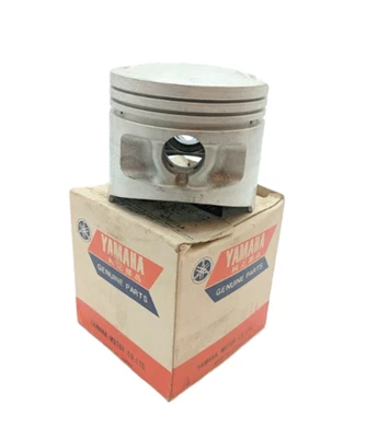 YAMAHA XS750 XS750-2 1977 NEW GENUINE PISTON OVERSIZE 0.50 1J7-11636-02 - Image 1 of 3