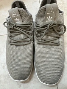 Adidas HU Pharrell Williams Size 9.5  Color Kacky Green - Picture 1 of 16