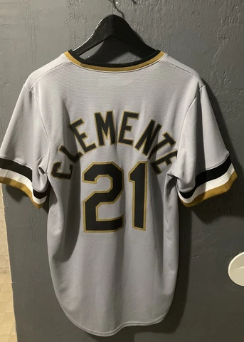 Pittsburgh Pirates Roberto Clemente Retro Jersey Cover