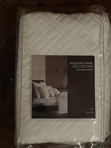 Bloomingdales Hudson Park tiles euro pillow shams white quilted new $80 - Picture 1 of 4