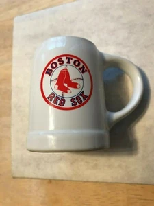 Mini taza pequeña piedra vintage sin usar marca de papel de los Medias Rojas de Boston logotipo 2,75" de alto - Imagen 1 de 8