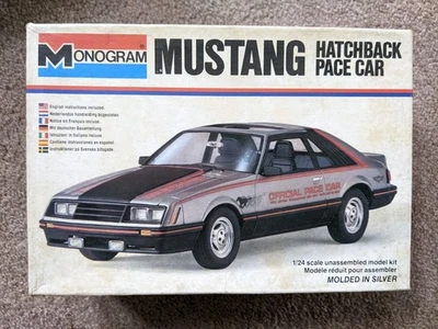VINTAGE 1979 1/24 MONOGRAM INDY 500 FORD MUSTANG HATCHBACK PACE CAR MODEL CAR - Image 1 of 4